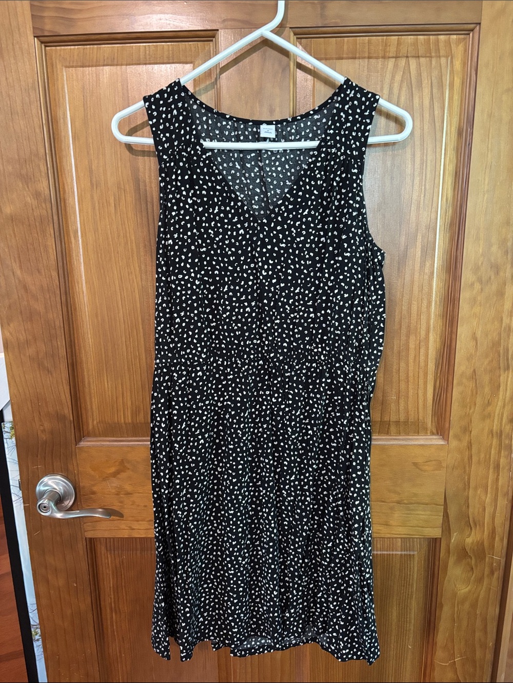Black Sleeveless V-Neck gathered waist Printed Women's Dress